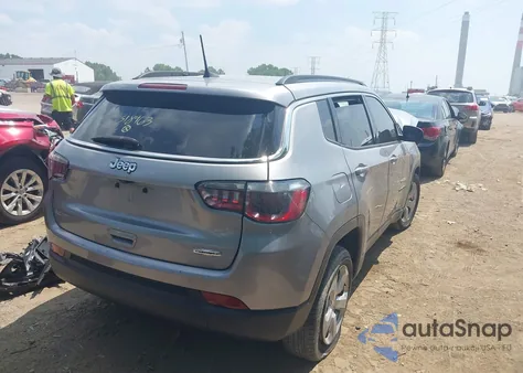 2018 Jeep Compass Latitude Fwd from USA, damaged, VIN 3C4NJCBB5JT318963